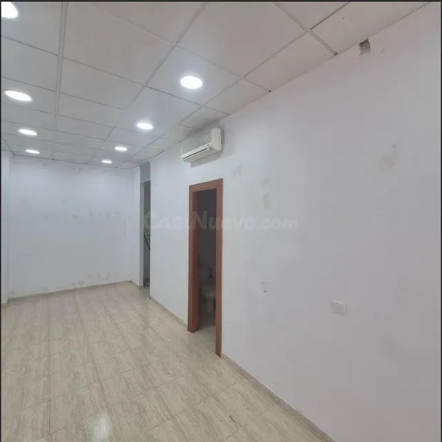 SE VENDE LOCAL COMERCIAL CONVERTIBLE EN VIVIENDA MUY ECONONO - foto 2