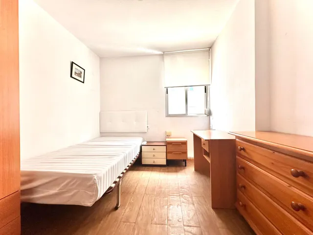 Piso en venta en Avenida Dilar — 20