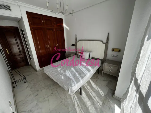 MAGNIFICO PISO EN ALQUILER CON COCHERA  EN VIAL NORTE — 26