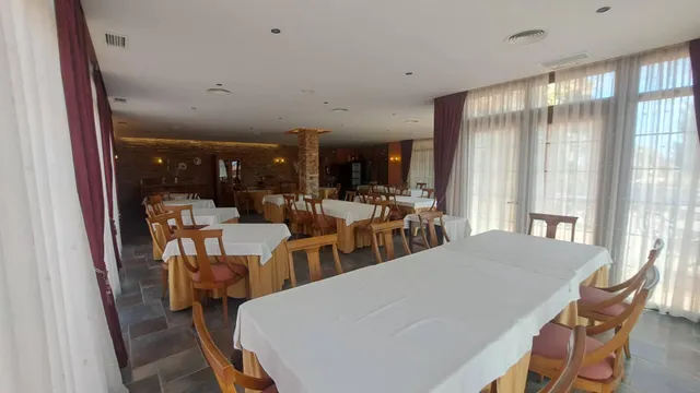 RESTAURANTE EN CABO ROIG. CON 871 M2. — 43