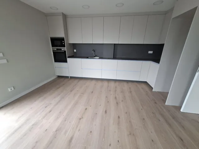 SE ALQUILA PISO DE OBRA NUEVA TODO EXTERIOR CON UNA TERRAZA DE  40 METROS EN LA ZONA DEL CANAL DE BADALONA — 7