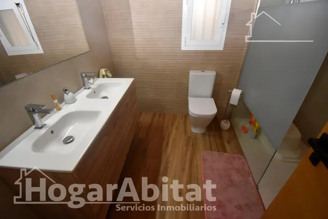 BONITA CASA TOTALMENTE REFORMADA CON GARAJE Y GRAN TERRAZA — 40