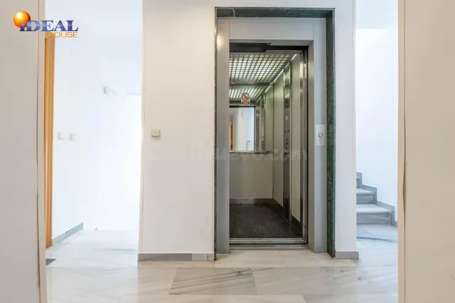 PISO EN LAS GABIAS JUNTO AL METRO — 4