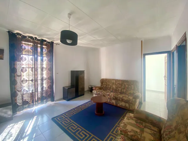 Gran casa de pueblo a dos calles en el centro — 3