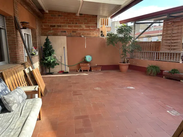 EDIFICIO CON LOCAL Y VIVIENDA INDEPENDIENTE - SABADELL — 4