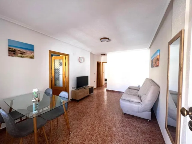 Acogedor Bungalow Semireformado en Los Balcones, Torrevieja — 9