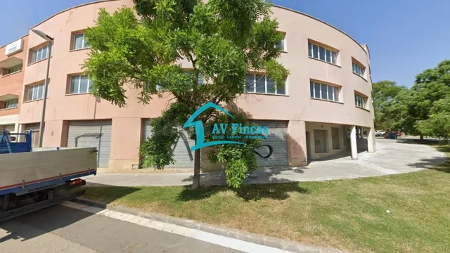 EDIFICIO DE OFICINAS EN VENTA EN SANTA COLOMA DE CERVELLO - foto 3