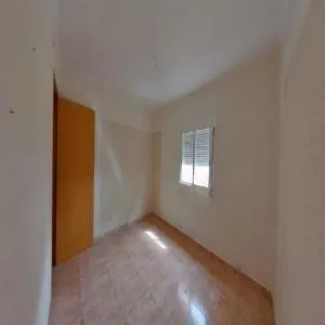 PISO EN VENTA OKUPADO EN C/ RUPERTO CHAPI - BADALONA — 3