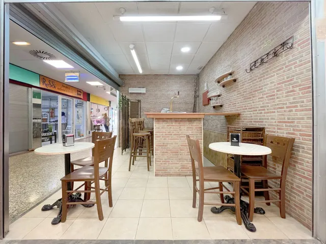SE VENDE BAR EQUIPADO EN PERFECTO ESTADO EN EL CENTRO COMERC - foto 2