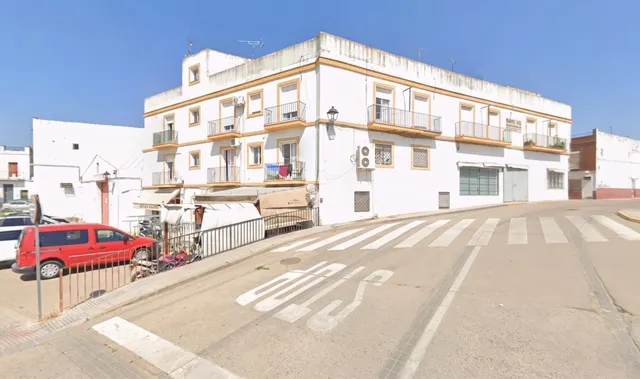 Inmueble Ocupado-Sin Posesión. Piso en venta en Carretera de - foto 3