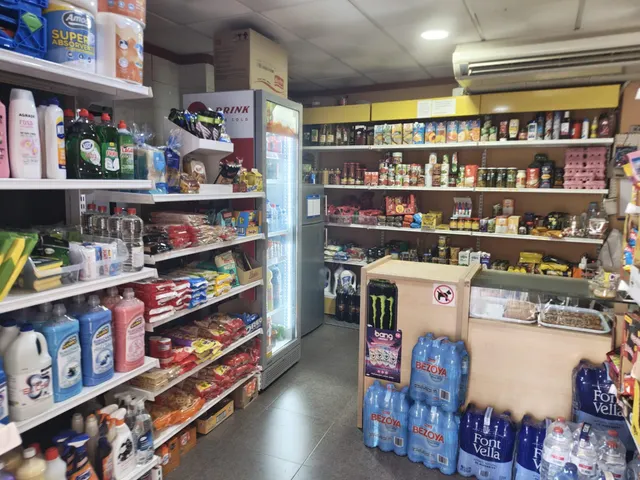 EN VENTA LOCAL COMERCIAL PROPIEDAD + NEGOCIO 24H — 10