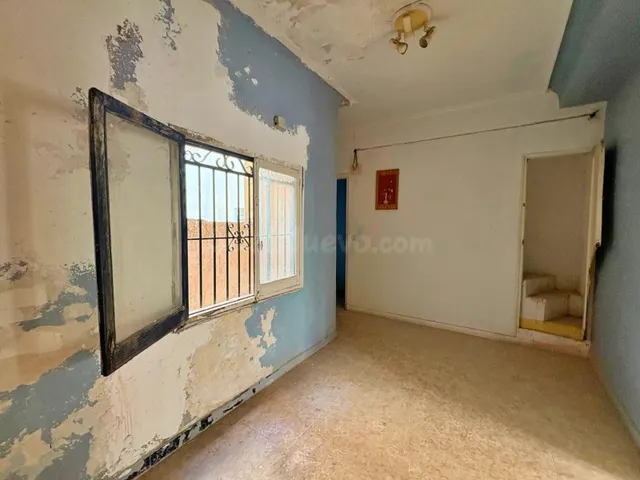 SE VENDE CASA A POCOS METROS DEL PUENTE DE LA VIRGEN - foto 5