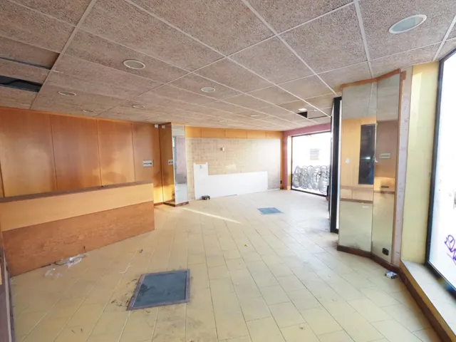SE VENDE LOCAL COMERCIAL EN MOLLET DEL VALLES - foto 3