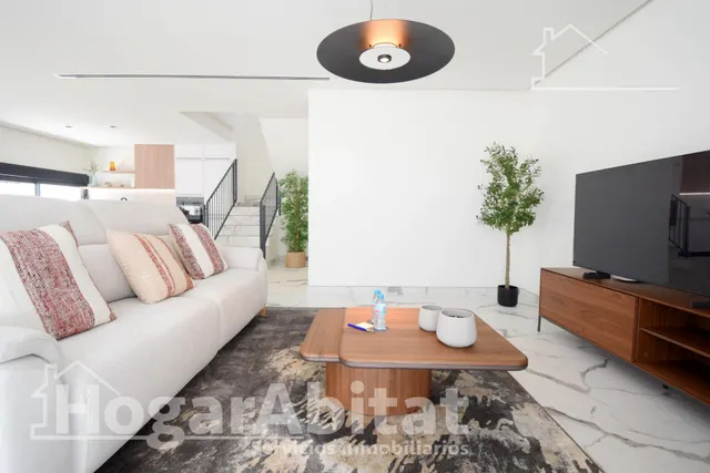CHALET NUEVO CON PISCINA, GARAJE Y TERRAZA — 19