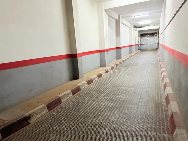PLAZA GARAJE EN ZONA EXPOSICION, A POCA DISTANCIA DEL ESTADIO DE FUTBOL MESTALLA — 9
