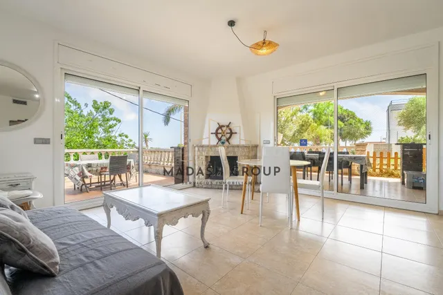 Exclusiva villa con vistas al mar, piscina privada y licenci - foto 2