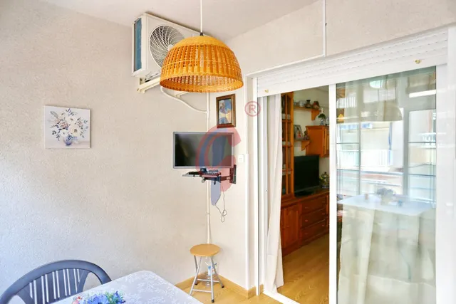 Piso impecable en Las Viñas con piscina comunitaria, terraza acristalada y muy cerca del mar — 9