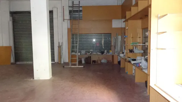 ALQUILER O VENTA DE LOCAL COMERCIAL — 4