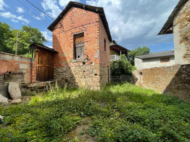 SE VENDE CASA EN CORULLÓN — 36