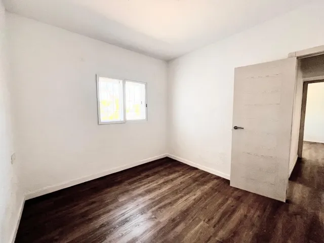 CHALET RUSTICO + APARTAMENTO DE INVITADOS, GARAJE, BUEN ACCESO, AIRE ACONDICIONADO — 20