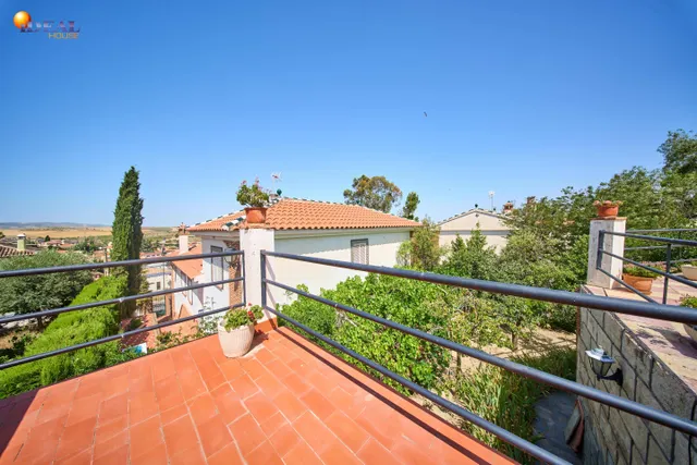 Impresionante chalet de 4 habitaciones con piscina de 86 m3 totalmente despejada — 3