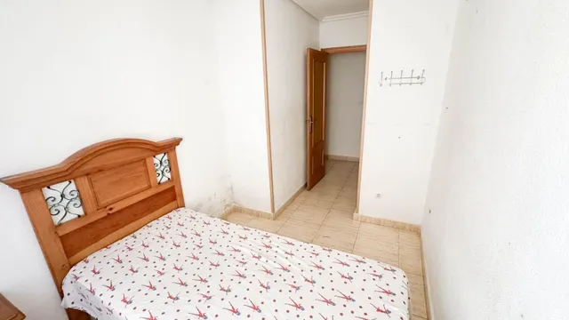 Apartamento con terraza, Alicante, Torrevieja. 3 habitaciones, 88 m2, 700 metros al mar — 6