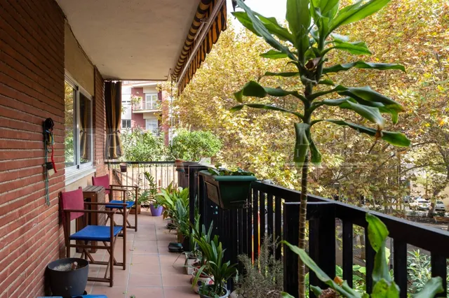 PISO CON MUCHAS POSIBILIDADES EN PLAZA CATALANA — 9