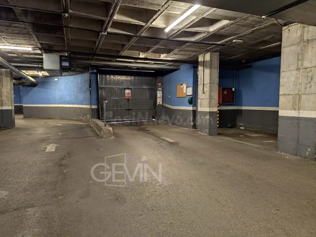 Parking en venta a un paso del Parque Central y el Paseo de  - foto 4
