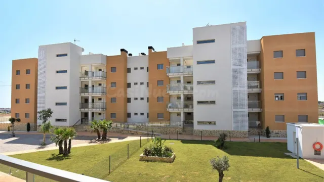 ESTUPENDO APARTAMENTO DE OBRA NUEVA 2 DORMITORIOS 2 BAÑOS  CON PISCINA EN ORIHUELA COSTA , ALICANTE — 2