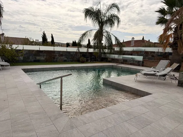 CHALET INDEPENDIENTE EN LOS CONEJOS CON PISCINA, CINCO DORMITORIOS Y AMPLIAS ZONAS DE OCIO — 32