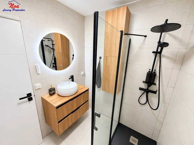 Apartamento reformado y amueblado con terraza a 300 metros de la Playa de la Rada, Estepona — 22