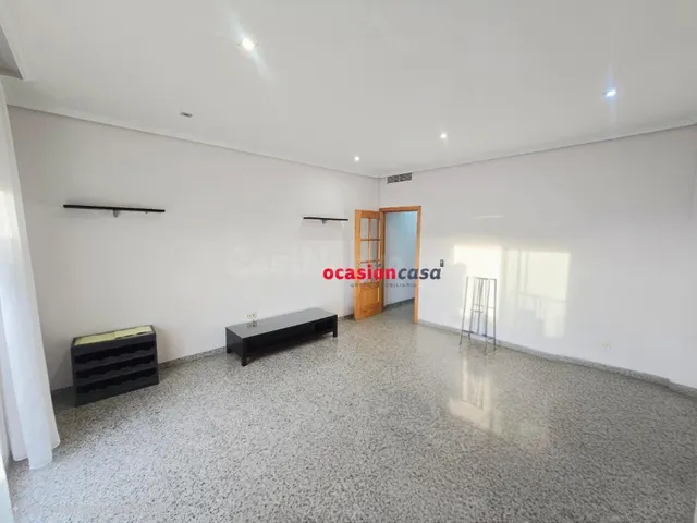 APARTAMENTO EN VENTA EN LA URBANIZACIÓN LA SALCHI - foto 2