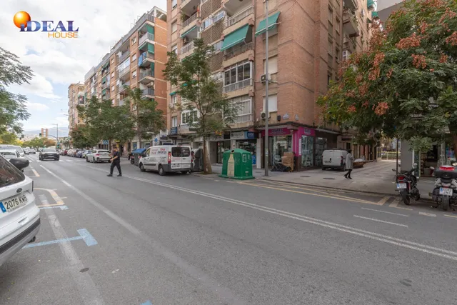 Piso de 3 dormitorios en calle milán, zaidín | muy luminoso y con gran potencial — 33