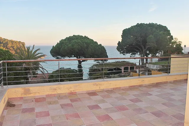 Preciosa villa en 2 línea de mar! — 23