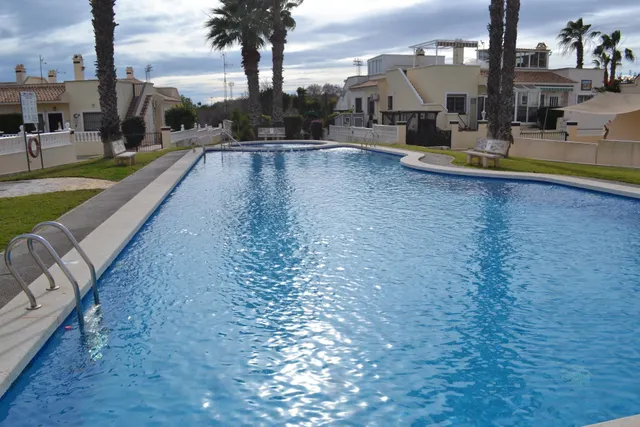 Casa 3 habitaciones 100m² en venta - La Zenia - foto 2
