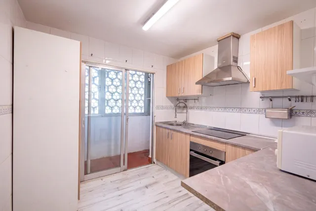 Piso de 3 dormitorios con terraza, garaje, trastero y piscin - foto 2