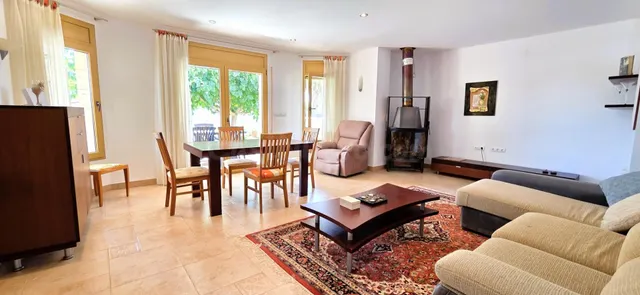 ENCANTADORA CHALET INDEPENDIENTE A SOLO 50 METROS DEL MAR EN - foto 4