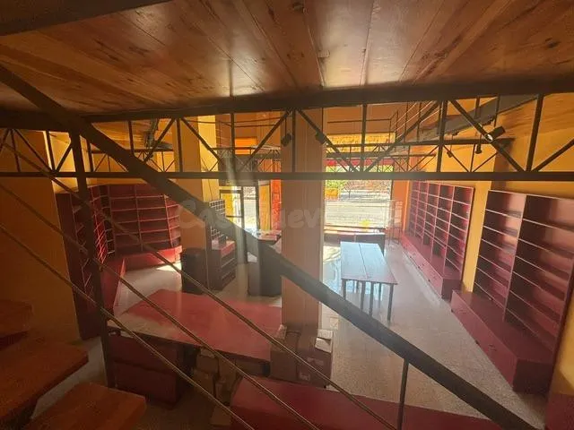 Avd. Europa. Local comercial con 3 plantas, primera linea. E - foto 3