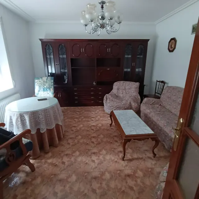 CASA PARA ENTRAR A VIVIR CON PATIO — 2