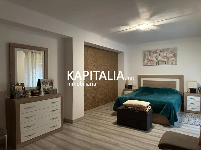 Piso en VENTA en el centro de Canals con ascensor, balcón y 3 habitaciones — 14