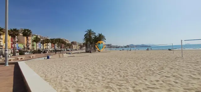 Espectacular Piso en Primera Línea de Playa en Villajoyosa — 3
