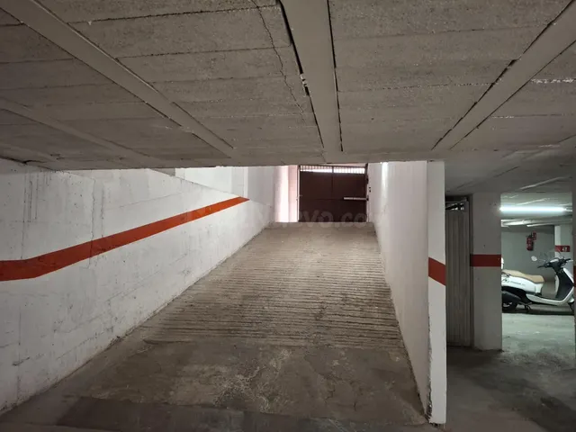 Se alquila garaje en Santa María de Gracia junto Escuela de  - foto 3