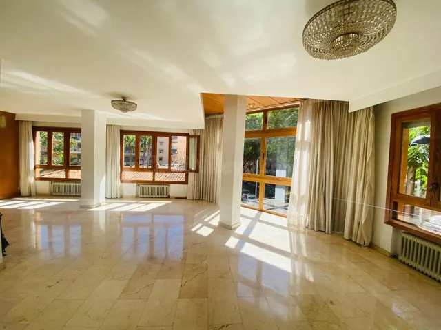 ✨ Amplio piso con gran potencial en Santa Catalina ✨ — 4