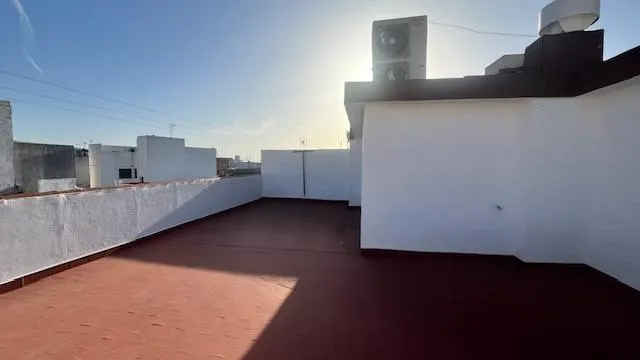 ¡¡ vivienda haciendo esquina en huerta de la reina !! — 22