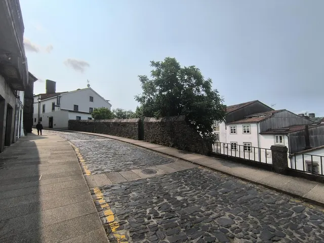 CASA DE PIEDRA EN ZONA MONUMENTAL — 2