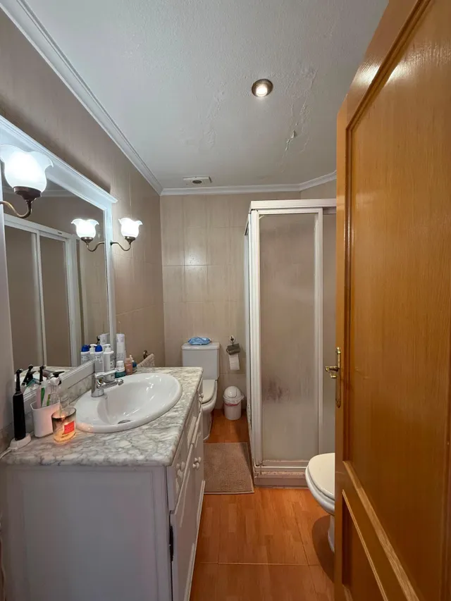 DOS CASAS EN UNA EN MATOLA SOLO EN ALQUILER — 30