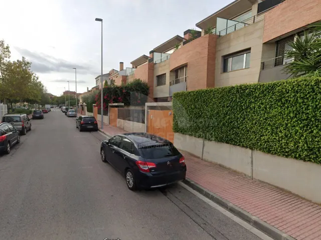 Chalet Adosado en Rentabilidad - Alquilado hasta 2028 - Idea - foto 2