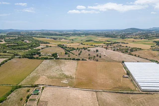 Suelo Rústico Urbanizable de 76.125 m2 — 17