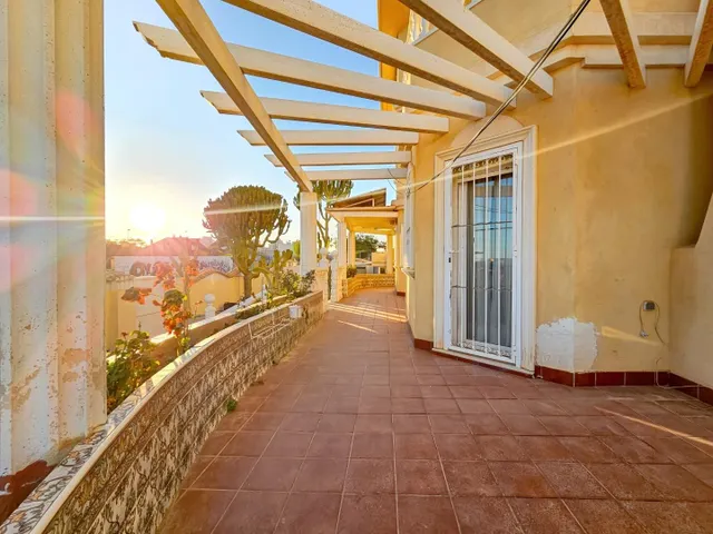 ¡Descubre la Exclusividad y el Lujo Mediterráneo en Esta Impresionante Villa en Esquina - Torrevieja — 32