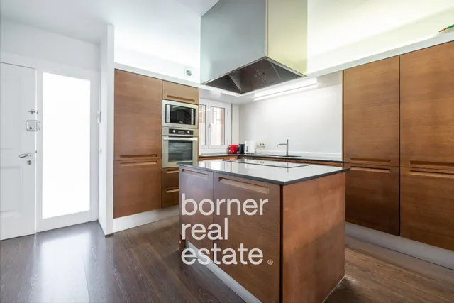 Chalet adosado en venta en Calle de Sant Josep — 18